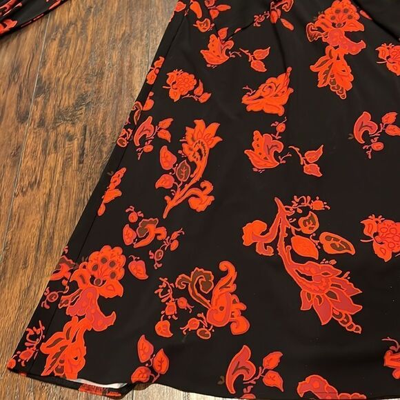 Tory Burch - Black & Red Floral Maxi Dress W/ Neckline Bow Sz M in EUC - Picture 4 of 11